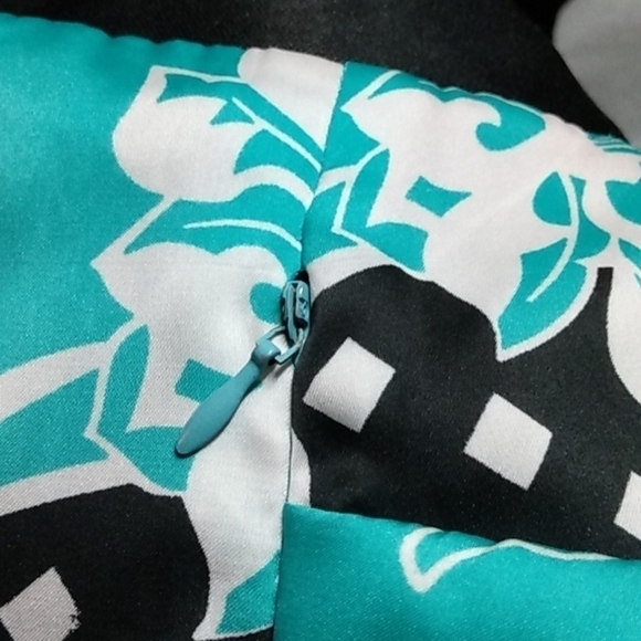 Lane Bryant, Sleeveless Top, 22, Aqua Blue Print, 100% polyester, pre-owned - Picture 5 of 5
